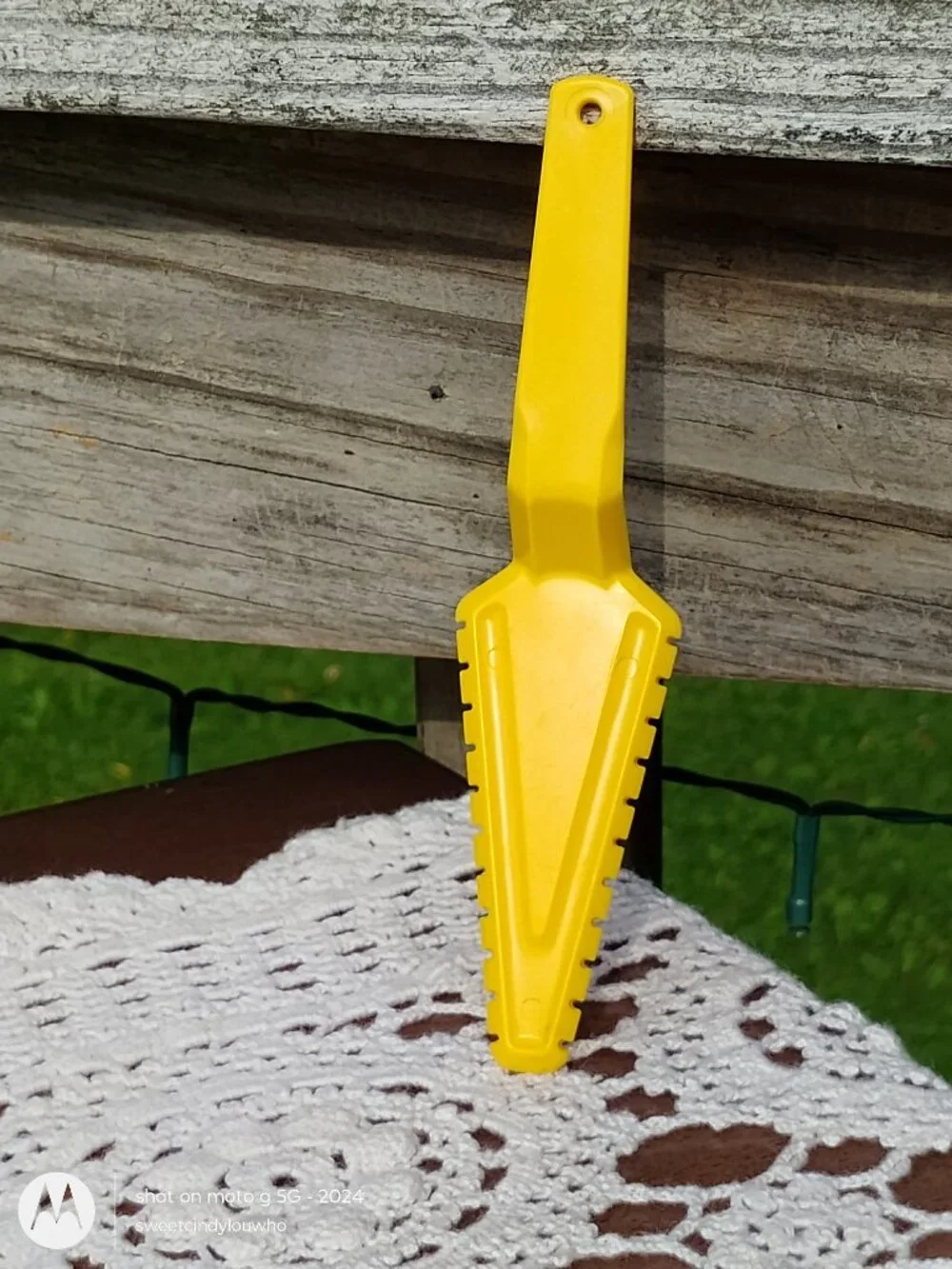 Tupperware Toys miniature Cut N Serve cake pie server Autumn Yellow mini play